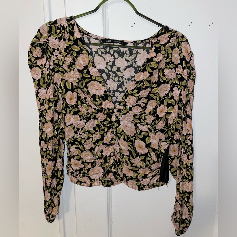 Flower print long sleeve top. Good to dress down or for the office